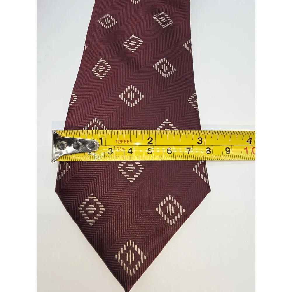 Banana Republic Mens 100% Silk Tie Burgundy Tan Geometric 57
